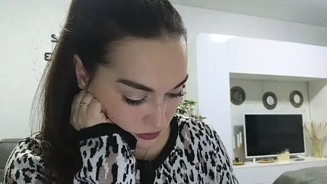 me lissa sun13 online show from 12-29-24, 12:55