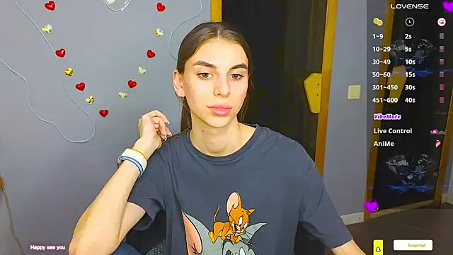 Snapshot of EmmyGreans chatting on 02-27-25, 03:48 EmmyGreans online show from 02-27-25, 03:48