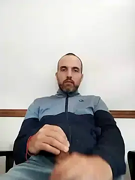 leon3875 online show from 12-18-24, 03:33