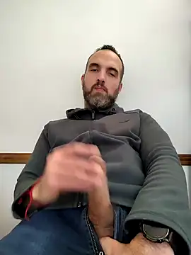 leon3875 online show from 10-03-25, 03:42