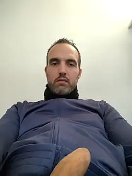 leon3875 online show from 10-17-25, 03:25