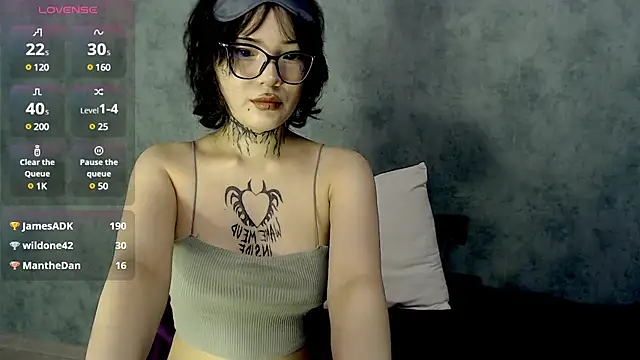 Snapshot of LizzieLight chatting on 12-02-24, 04:42 LizzieLight online show from 12-02-24, 04:42