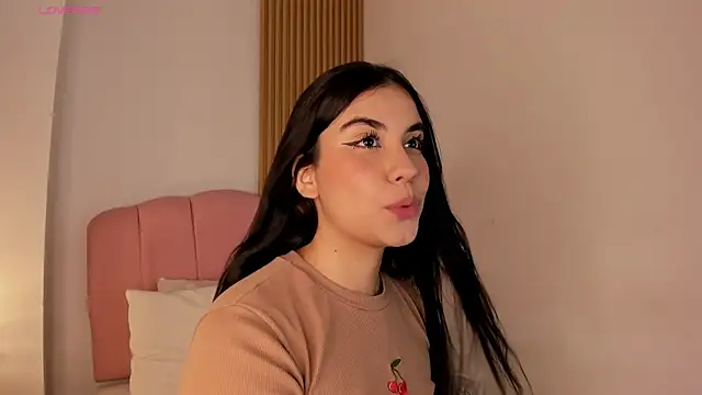 Mara Betancurt online show from 06-12-26, 07:57
