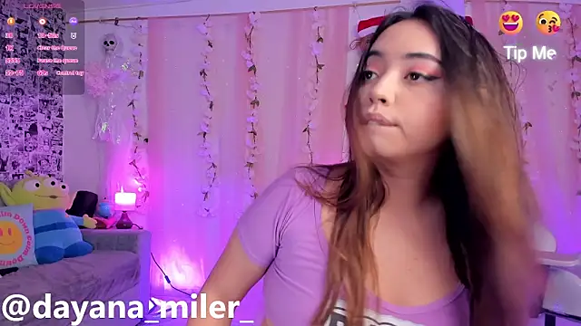 Snapshot of _dayana_miler chatting on 12-21-25, 12:51 dayana miler online show from 12-21-25, 12:51