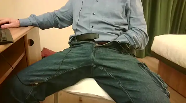 Giulio35 Pika online show from 02-19-25, 08:20