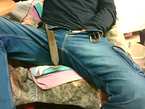 Giulio35 Pika online show from 11-01-25, 06:15