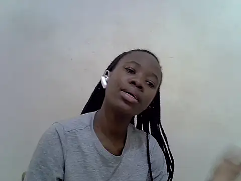 Snapshot of hey_its_andreana chatting on 09-28-25, 10:42 hey its andreana online show from 09-28-25, 10:42