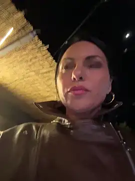 KimKelly13 online show from 04-25-26, 06:27