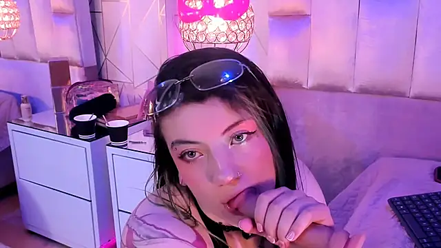 Broklinwhite  online show from 05-15-26, 01:40