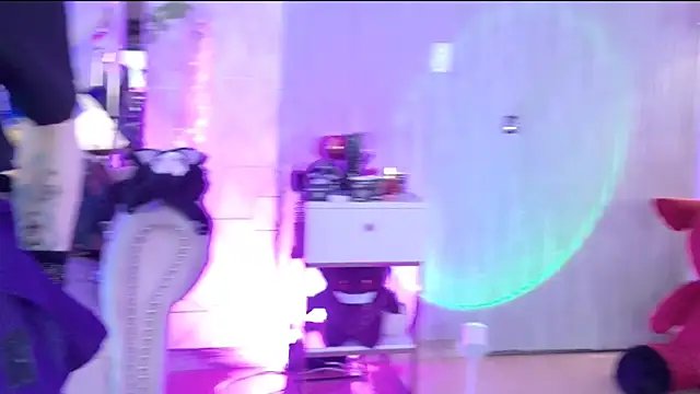 zephirahabney online show from 11-20-25, 02:50