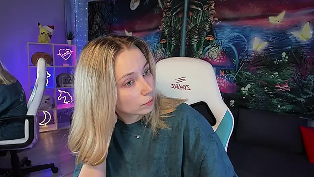 Snapshot of TiffanyBatson chatting on 01-20-25, 11:35 TiffanyBatson online show from 01-20-25, 11:35