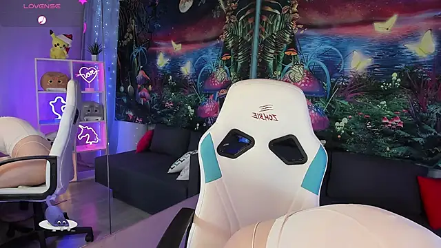 Snapshot of TiffanyBatson chatting on 01-21-25, 11:35 TiffanyBatson online show from 01-21-25, 11:35