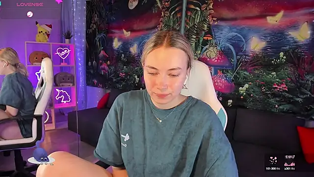 Snapshot of TiffanyBatson chatting on 01-22-25, 04:34 TiffanyBatson online show from 01-22-25, 04:34