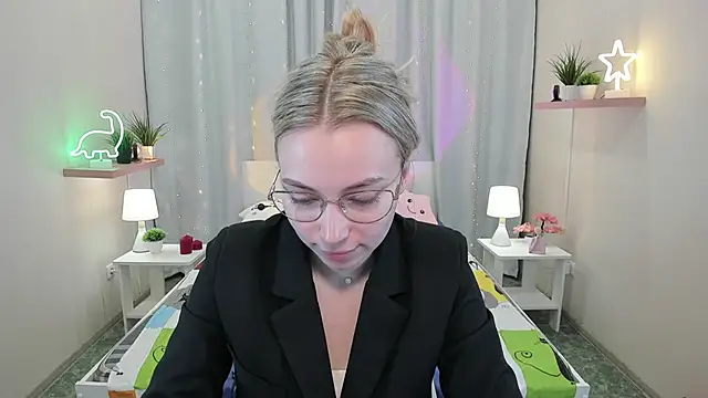 Snapshot of TiffanyBatson chatting on 03-06-25, 08:08 TiffanyBatson online show from 03-06-25, 08:08