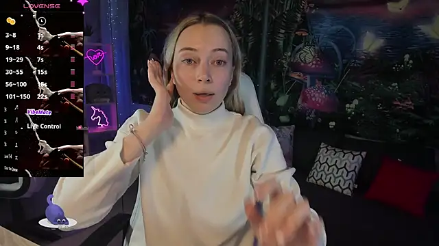 Snapshot of TiffanyBatson chatting on 03-11-25, 06:32 TiffanyBatson online show from 03-11-25, 06:32