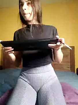 Snapshot of AntoniaHottie chatting on 05-21-26, 07:59 AntoniaHottie online show from 05-21-26, 07:59
