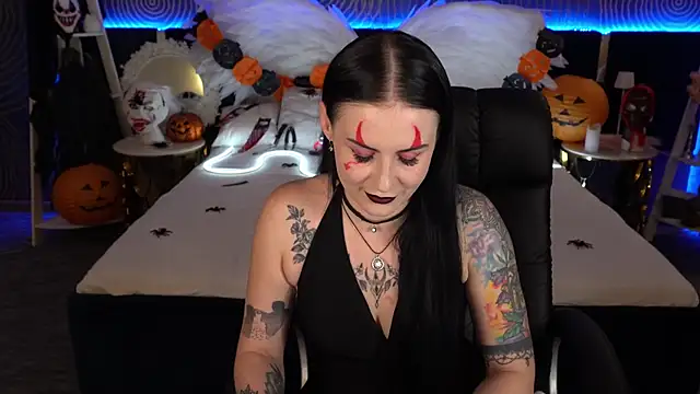 AmberDismond online show from 10-31-25, 01:45