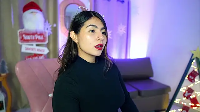 Snapshot of ShelleyMorell chatting on 12-19-25, 12:23 ShelleyMorell online show from 12-19-25, 12:23