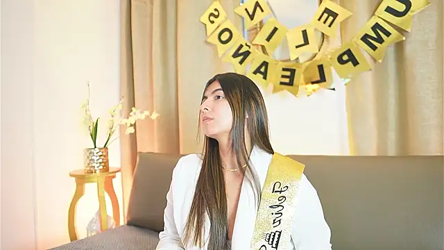 Snapshot of ShelleyMorell chatting on 01-19-26, 12:31 ShelleyMorell online show from 01-19-26, 12:31