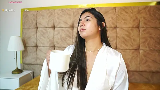 Snapshot of ShelleyMorell chatting on 03-06-26, 01:29 ShelleyMorell online show from 03-06-26, 01:29