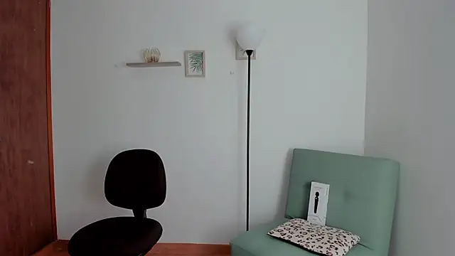 Snapshot of Lilabril chatting on 01-14-25, 02:43 Lilabril online show from 01-14-25, 02:43