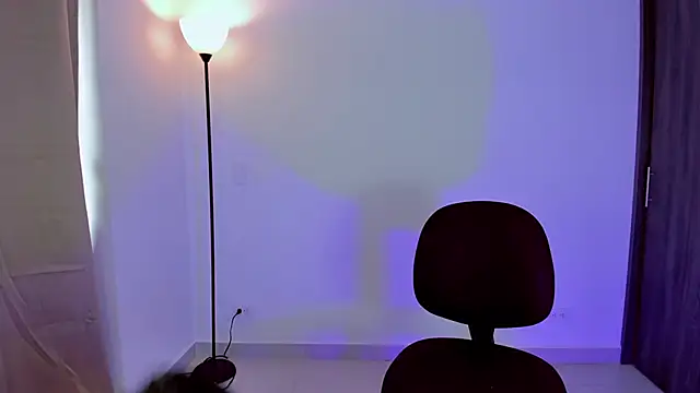 Snapshot of Lilabril chatting on 01-27-25, 02:02 Lilabril online show from 01-27-25, 02:02