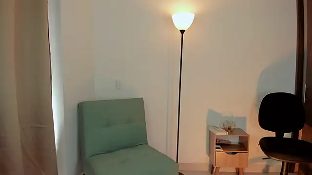 Snapshot of Lilabril chatting on 02-08-25, 04:04 Lilabril online show from 02-08-25, 04:04