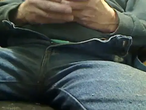 Snapshot of markluvskitty chatting on 12-23-24, 05:43 markluvskitty online show from 12-23-24, 05:43