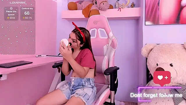 CharlotteMuller online show from 07-17-26, 08:46