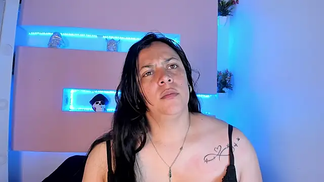 Snapshot of Biiancacox chatting on 01-10-25, 04:44 Biiancacox online show from 01-10-25, 04:44