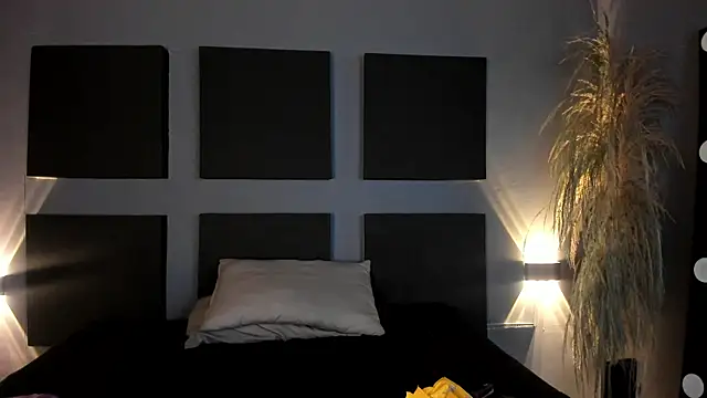 Snapshot of Biiancacox chatting on 02-20-25, 02:40 Biiancacox online show from 02-20-25, 02:40