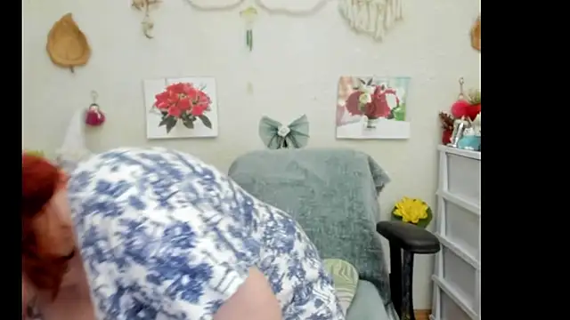 Snapshot of PlayfullMature chatting on 09-18-25, 12:34 PlayfullMature online show from 09-18-25, 12:34