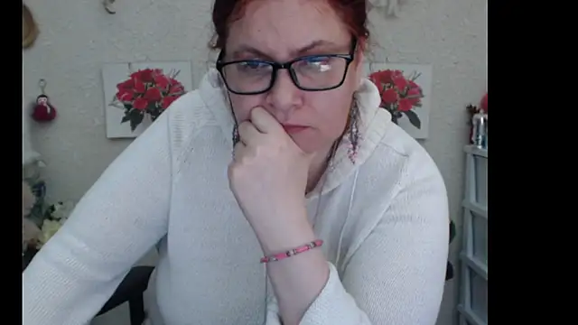 Snapshot of PlayfullMature chatting on 09-24-25, 04:10 PlayfullMature online show from 09-24-25, 04:10