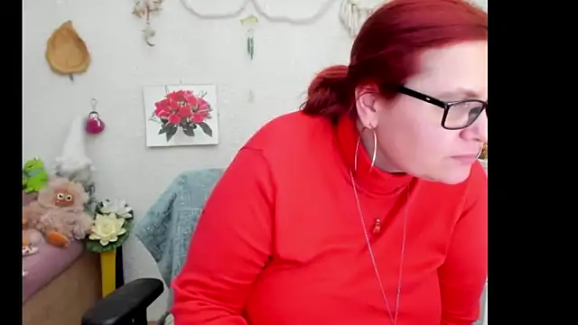 Snapshot of PlayfullMature chatting on 09-27-25, 12:48 PlayfullMature online show from 09-27-25, 12:48