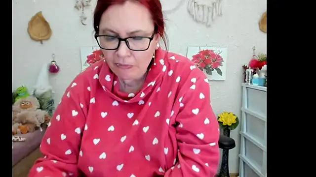 Snapshot of PlayfullMature chatting on 09-27-25, 06:57 PlayfullMature online show from 09-27-25, 06:57