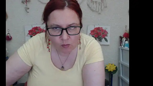 Snapshot of PlayfullMature chatting on 09-29-25, 12:10 PlayfullMature online show from 09-29-25, 12:10