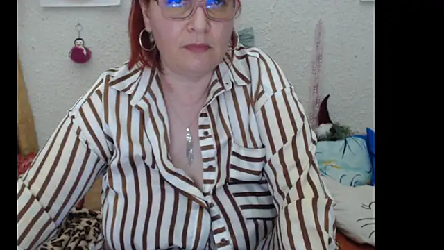 Snapshot of PlayfullMature chatting on 10-25-25, 10:04 PlayfullMature online show from 10-25-25, 10:04