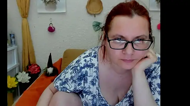 Snapshot of PlayfullMature chatting on 10-28-25, 10:23 PlayfullMature online show from 10-28-25, 10:23