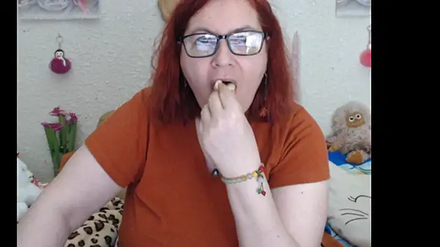 Snapshot of PlayfullMature chatting on 11-21-25, 09:02 PlayfullMature online show from 11-21-25, 09:02