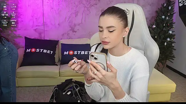 Snapshot of Tina_Breeze chatting on 12-28-24, 11:41 Tina Breeze online show from 12-28-24, 11:41