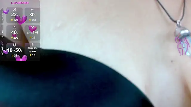 Snapshot of Eva_Hoot chatting on 02-17-25, 01:42 Eva Hoot online show from 02-17-25, 01:42