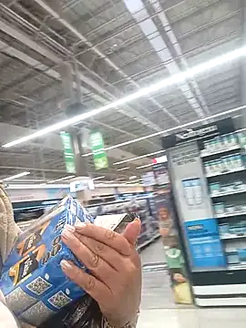 Snapshot of biancchi chatting on 02-19-25, 09:28 biancchi online show from 02-19-25, 09:28