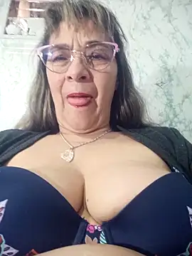 Snapshot of biancchi chatting on 09-21-25, 12:45 biancchi online show from 09-21-25, 12:45