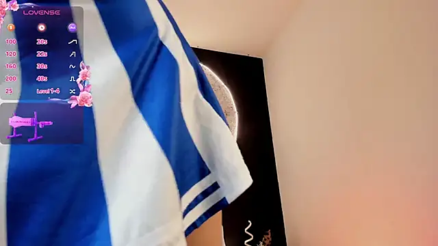 Snapshot of Elena-Rosse chatting on 03-18-25, 04:58 Elena-Rosse online show from 03-18-25, 04:58