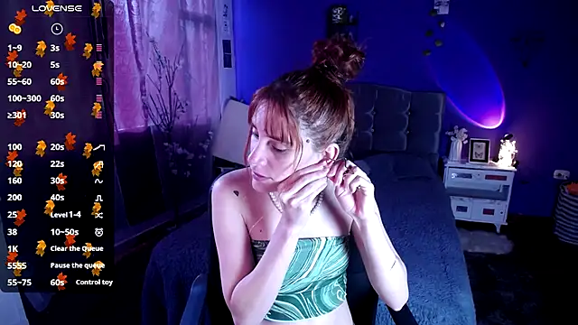 IsaBaileys  online show from 11-04-25, 08:19