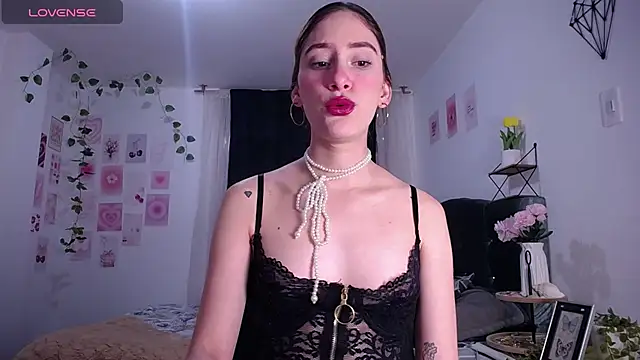 IsaBaileys  online show from 04-29-26, 08:15