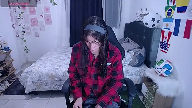 IsaBaileys  online show from 06-18-26, 11:53