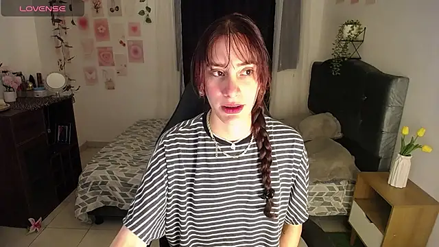 IsaBaileys  online show from 07-24-26, 11:36