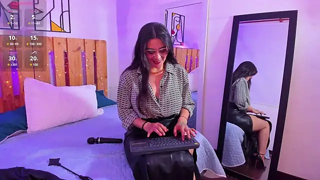 emily amaya online show from 06-19-26, 08:12