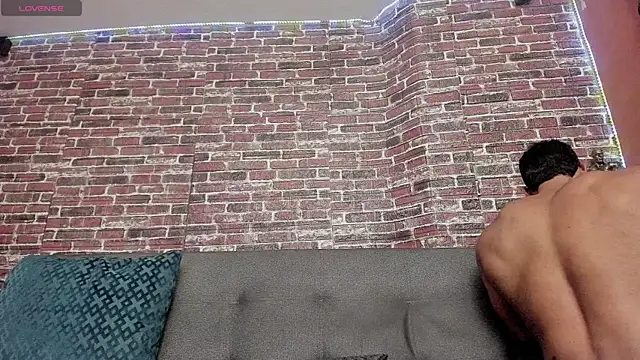Snapshot of curt_xxx chatting on 12-11-24, 03:24 curt xxx online show from 12-11-24, 03:24